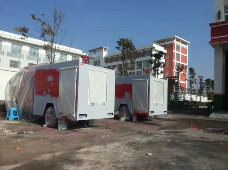 我 公司給云南昭通鄉鎮消防隊維修翻新消防車輛
